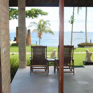 Bungalo deluxe tepi pantai